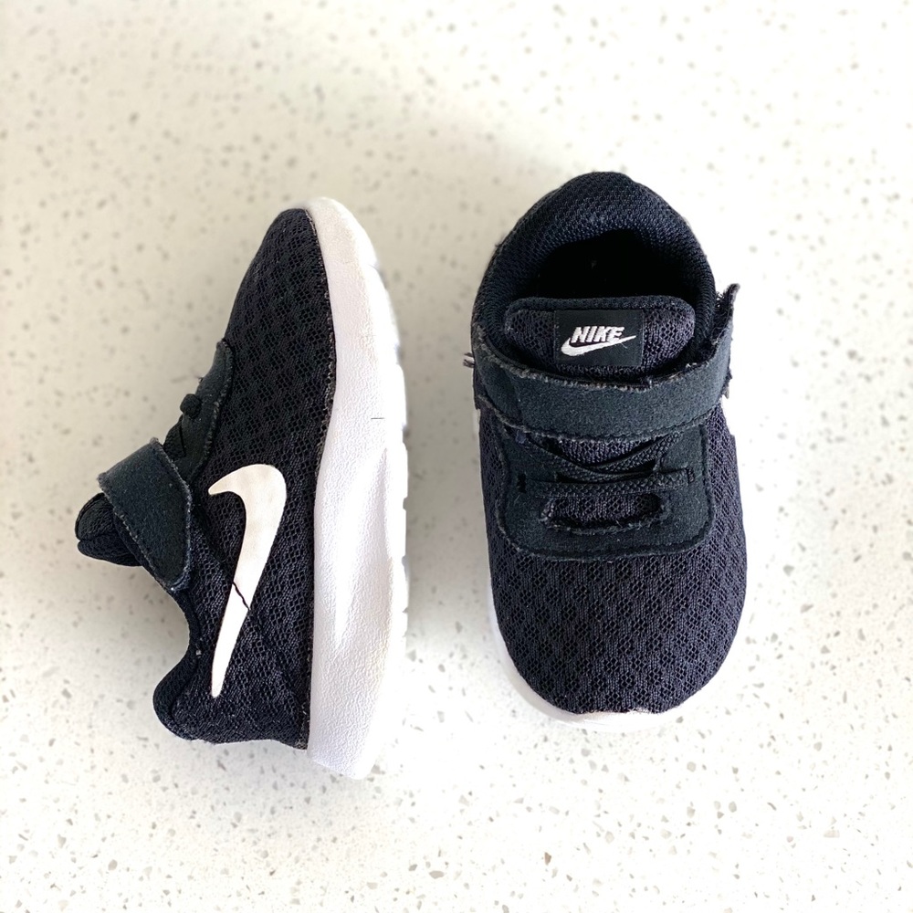 Nike Toddler Shoes Baby Toddler Nike Shoes size 4